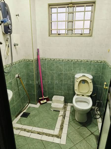 Rumah Teres untuk Dijual di Taman Selayang Utama (Selayang) - Vivian Tew - Bathroom - PropertyGuru.com.my