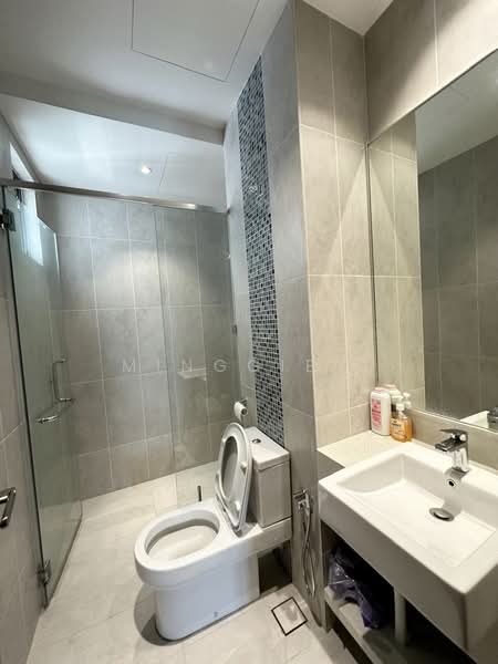 Condominium for Sale at Queens Residences Q1 @ Queens Waterfront - Minggie . - Bathroom - PropertyGuru.com.my
