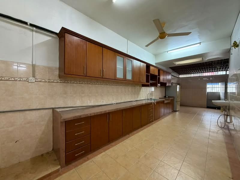 1-storey Terraced House for Sale in Jelutong (Penang) - Amos Sin - Kitchen - PropertyGuru.com.my