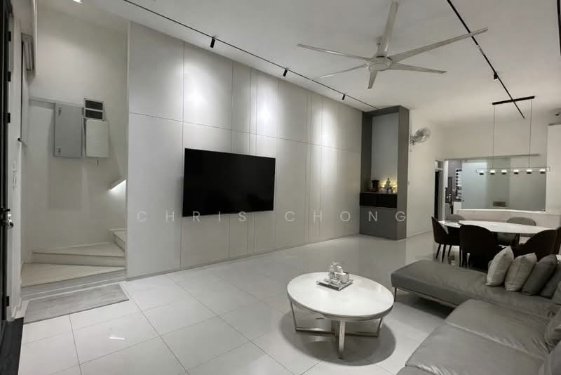 3-storey Terraced House for Sale in Taman Puncak Jalil (Seri Kembangan) - Chris Chong - Living Room - PropertyGuru.com.my