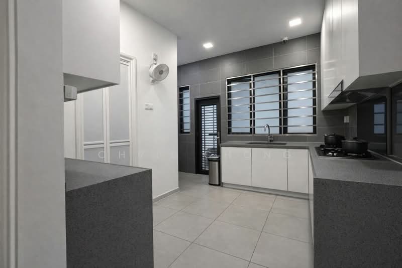 3-storey Terraced House for Sale in Taman Puncak Jalil (Seri Kembangan) - Chris Chong - Kitchen - PropertyGuru.com.my