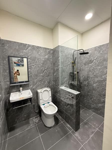 Hotel / Resort for Sale in Ampang (Selangor) - Hazwan Hilmi - Bathroom - PropertyGuru.com.my