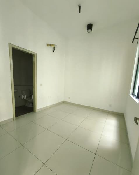 Semi-Detached House for Sale in Telok Panglima Garang (Selangor) - Michelle Lee - Bathroom - PropertyGuru.com.my