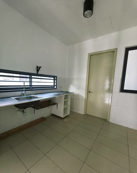 Semi-Detached House for Sale in Telok Panglima Garang (Selangor) - Michelle Lee - Kitchen - PropertyGuru.com.my