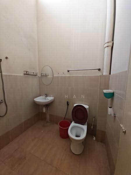 2-storey Terraced House for Sale in SS14 (Subang Jaya) - RL Han - Bathroom - PropertyGuru.com.my