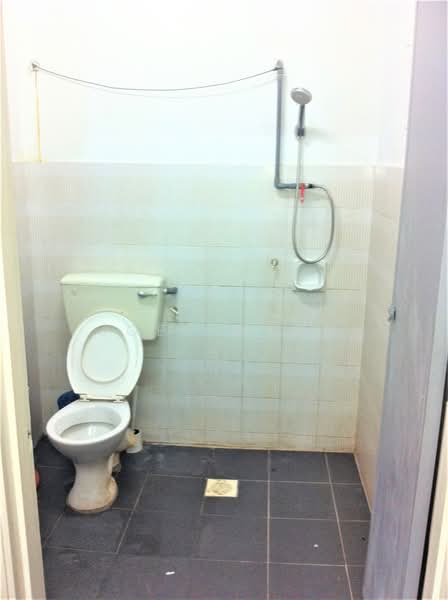 2.5-storey Terraced House for Rent in Wangsa Baiduri (Subang Jaya) - Joey Wong - Bathroom - PropertyGuru.com.my