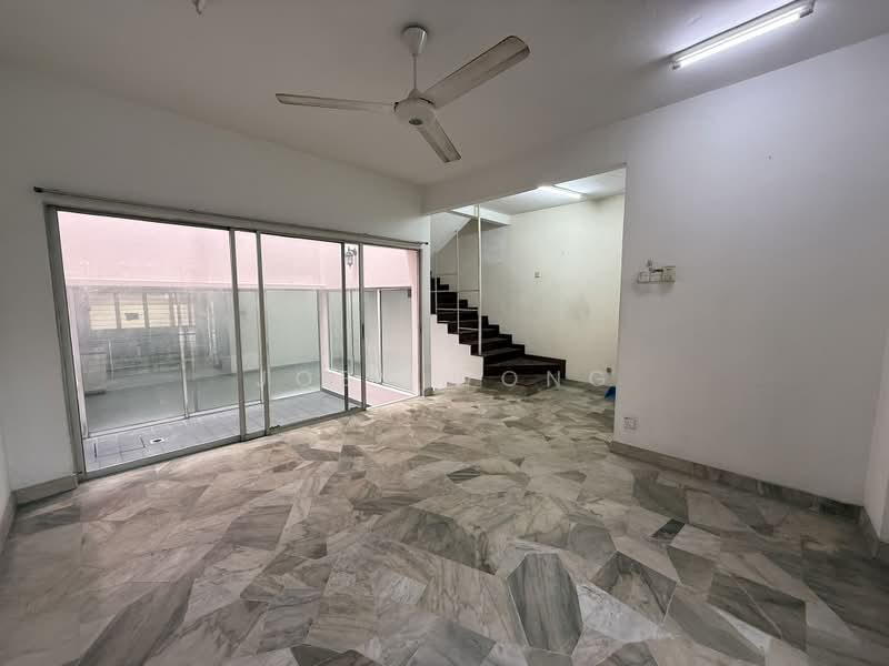 2.5-storey Terraced House for Rent in Wangsa Baiduri (Subang Jaya) - Joey Wong - Living Room - PropertyGuru.com.my