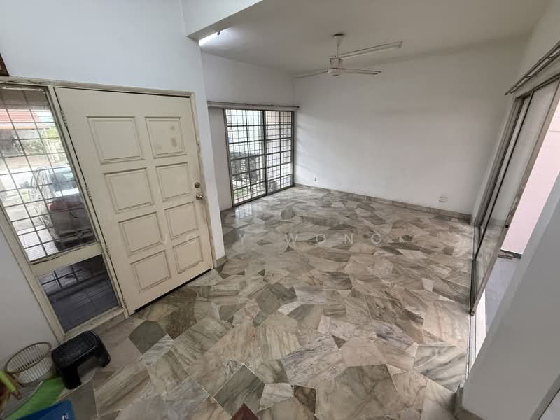 2.5-storey Terraced House for Rent in Wangsa Baiduri (Subang Jaya) - Joey Wong - Living Room - PropertyGuru.com.my