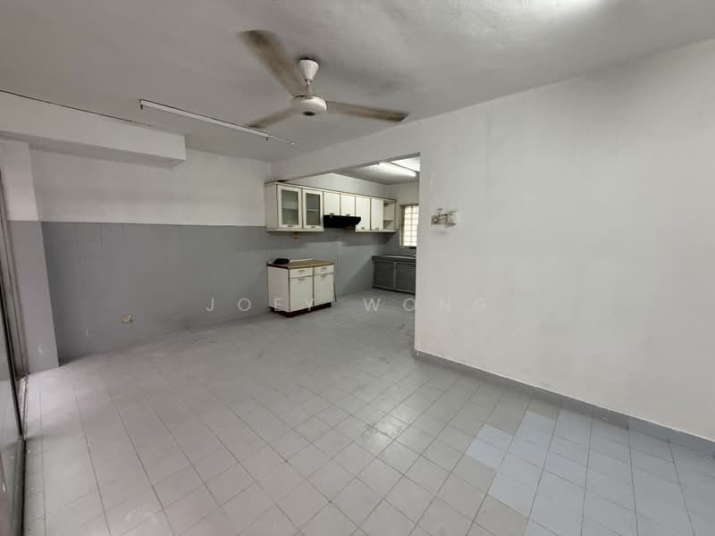 2.5-storey Terraced House for Rent in Wangsa Baiduri (Subang Jaya) - Joey Wong - Kitchen - PropertyGuru.com.my