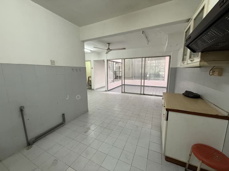 2.5-storey Terraced House for Rent in Wangsa Baiduri (Subang Jaya) - Joey Wong - Kitchen - PropertyGuru.com.my