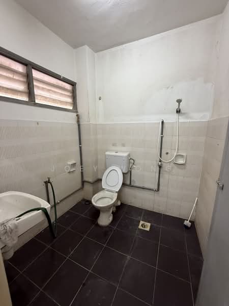 2.5-storey Terraced House for Rent in Wangsa Baiduri (Subang Jaya) - Joey Wong - Bathroom - PropertyGuru.com.my