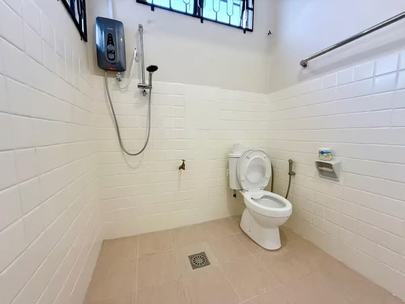 Rumah Berkembar untuk Dijual di Taman Pelangi (Johor Bahru) - YUYIN POH - Bathroom - PropertyGuru.com.my
