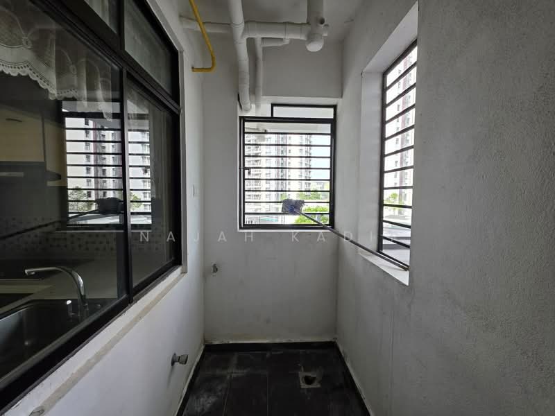 Kondominium untuk Dijual di Tamara - Najah Kadir - Balcony - PropertyGuru.com.my