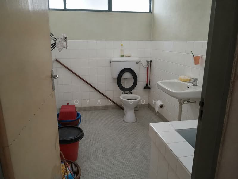 Rumah Teres 2 Tingkat untuk Dijual di Island Glades (Jelutong) - Qyan Goh - Bathroom - PropertyGuru.com.my