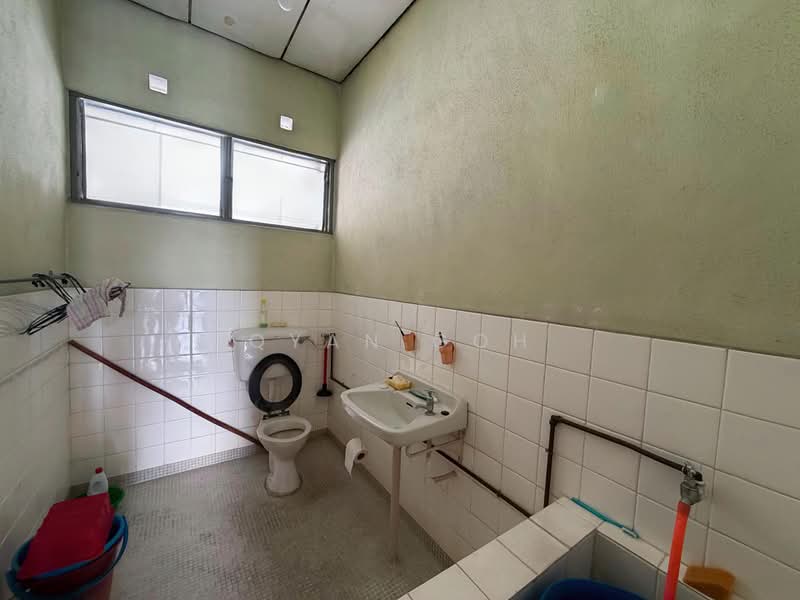 Rumah Teres 2 Tingkat untuk Dijual di Island Glades (Jelutong) - Qyan Goh - Bathroom - PropertyGuru.com.my