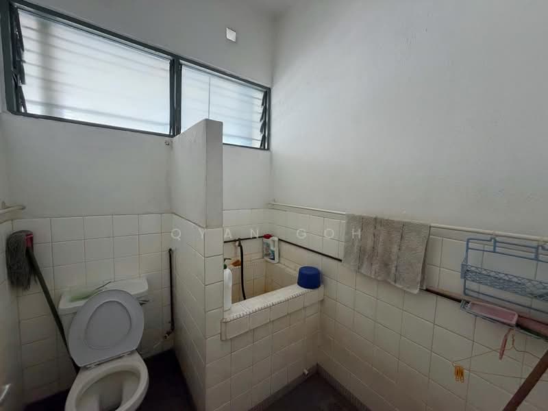Rumah Teres 2 Tingkat untuk Dijual di Island Glades (Jelutong) - Qyan Goh - Bathroom - PropertyGuru.com.my