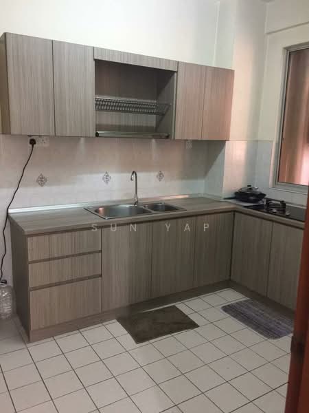 Apartment for Rent at Pangsapuri Persiaran Tanjung - Sun Yap - Kitchen - PropertyGuru.com.my