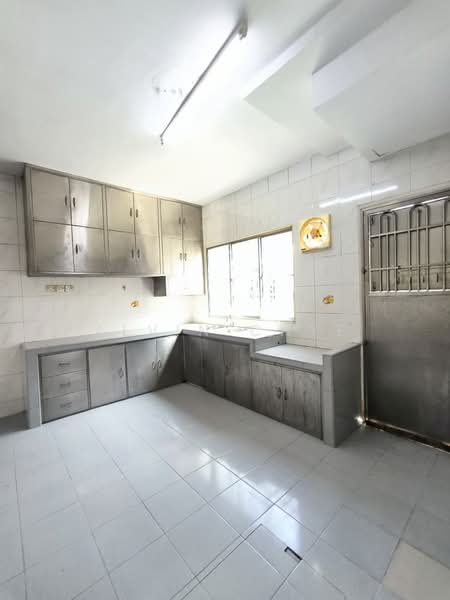 Rumah Teres 2 Tingkat untuk Dijual di Seksyen 2, Taman Kinrara (Puchong) - Alvin Chye - Kitchen - PropertyGuru.com.my
