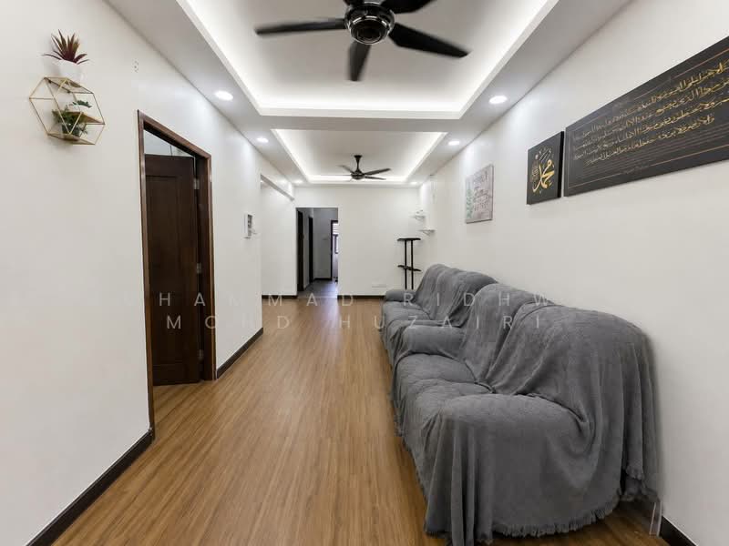 1-storey Terraced House for Sale in Bandar Putra Permai (Seri Kembangan) - Muhammad Ridhwan Mohd Huzairi - Living Room - PropertyGuru.com.my