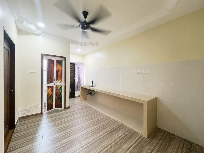 1-storey Terraced House for Sale in Bandar Putra Permai (Seri Kembangan) - Muhammad Ridhwan Mohd Huzairi - PropertyGuru.com.my