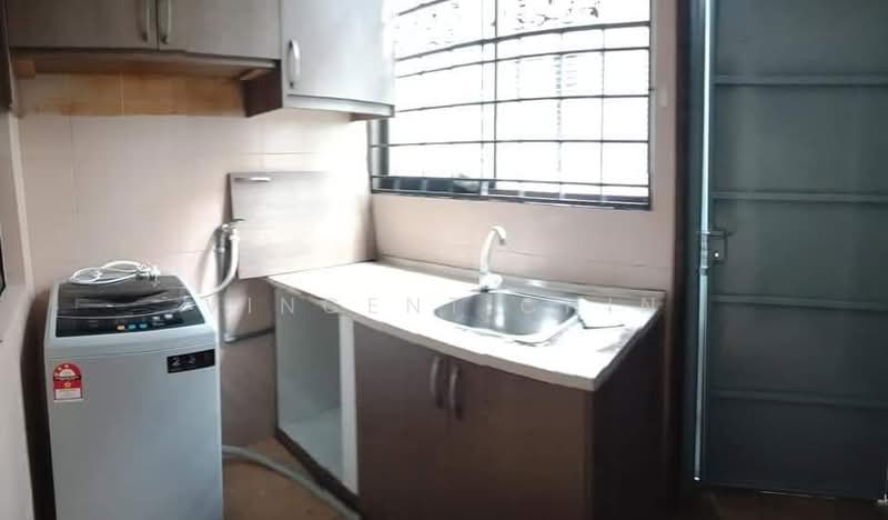 3-storey Terraced House for Sale in Kampung Sungai Kayu Ara (Petaling Jaya) - Vincent Chin - Kitchen - PropertyGuru.com.my