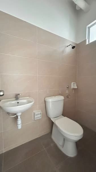 Rumah Teres untuk Dijual di Bandar Dato Onn (Tebrau) - Chloe Lai - Bathroom - PropertyGuru.com.my