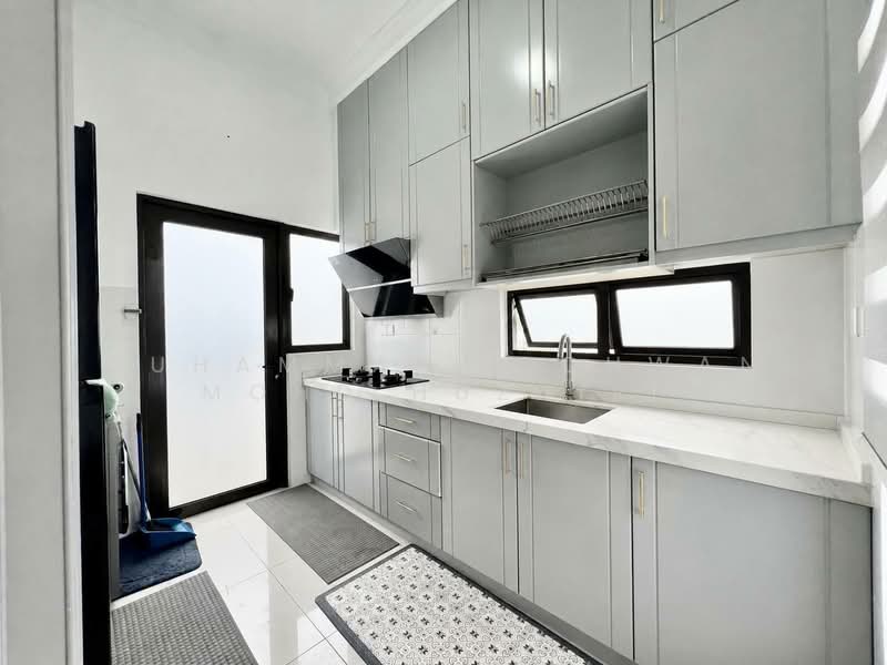Rumah Teres untuk Dijual di Eco Grandeur (Puncak Alam) - Muhammad Ridhwan Mohd Huzairi - Kitchen - PropertyGuru.com.my
