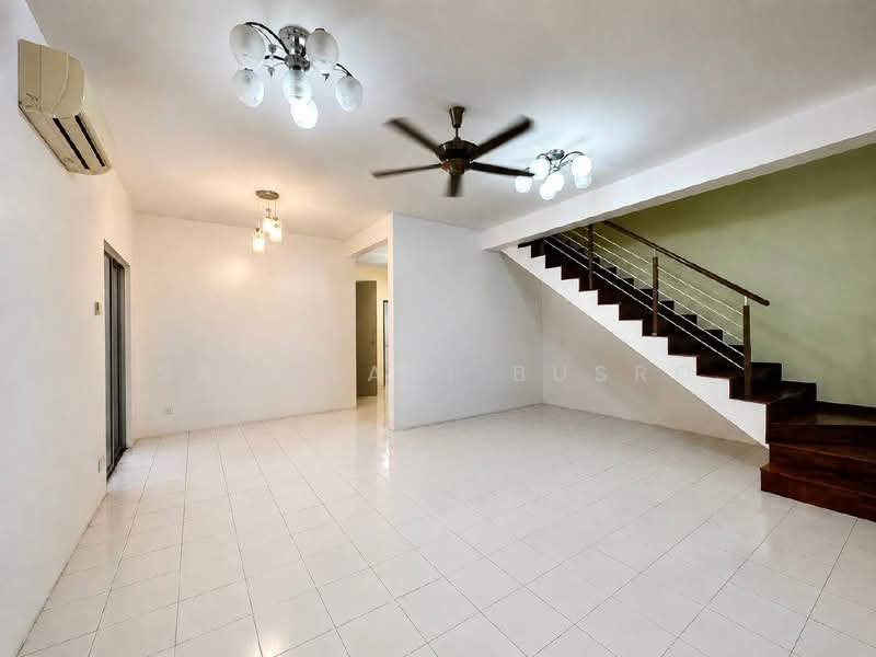 Rumah Kluster untuk Dijual di Setia Impian (Setia Alam) - Salawati Busro - Living Room - PropertyGuru.com.my
