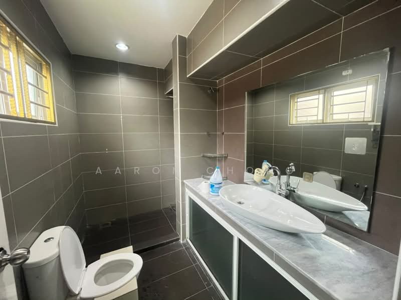2-storey Terraced House for Rent in Taman Daya (Kepong) - Aaron Chong - Bathroom - PropertyGuru.com.my