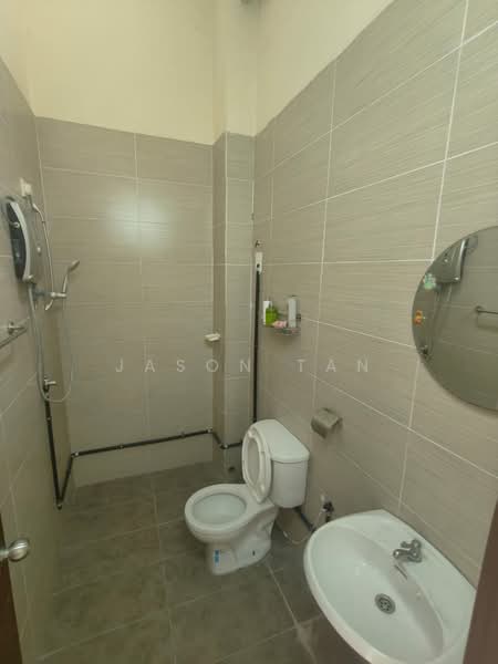 Rumah Teres 2 Tingkat untuk Dijual di Taman Prima Tropika (Seri Kembangan) - Jason Tan - Bathroom - PropertyGuru.com.my