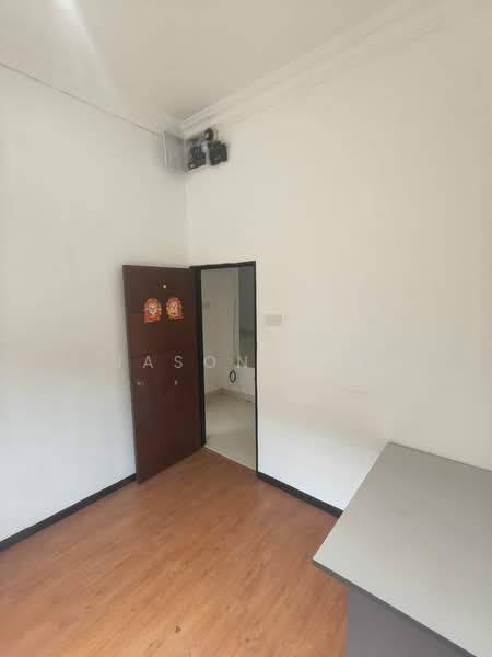 Rumah Teres 2 Tingkat untuk Dijual di Taman Prima Tropika (Seri Kembangan) - Jason Tan - Interior - PropertyGuru.com.my