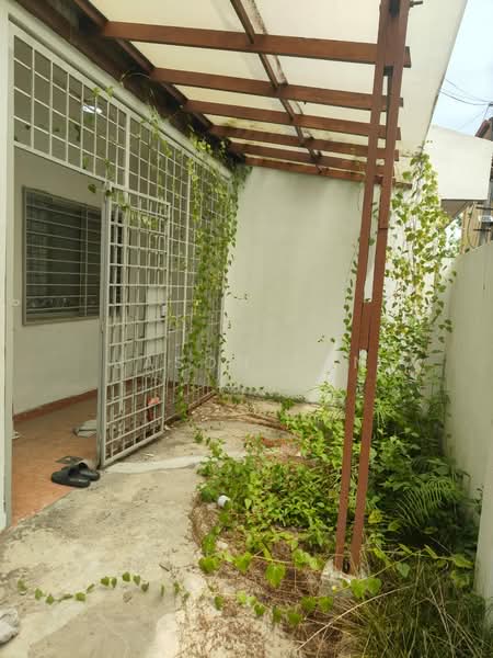 Rumah Teres 2 Tingkat untuk Dijual di Taman Prima Tropika (Seri Kembangan) - Jason Tan - Exterior - PropertyGuru.com.my