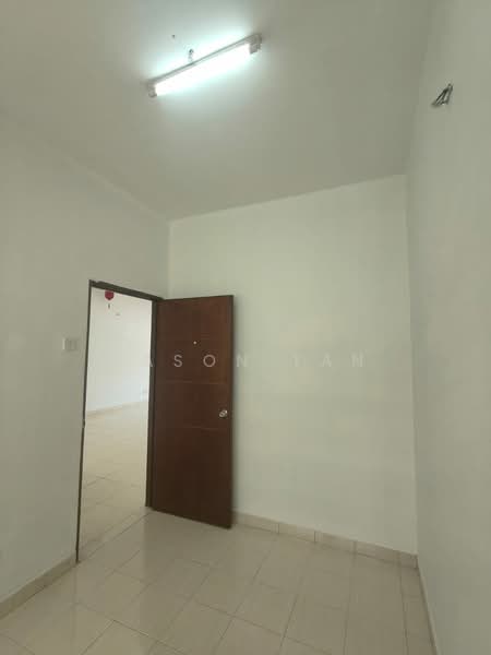 Rumah Teres 2 Tingkat untuk Dijual di Taman Prima Tropika (Seri Kembangan) - Jason Tan - Interior - PropertyGuru.com.my