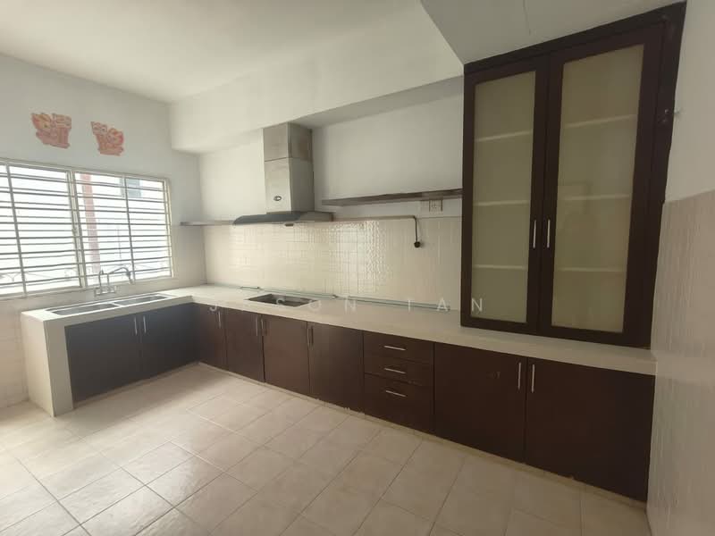Rumah Teres 2 Tingkat untuk Dijual di Taman Prima Tropika (Seri Kembangan) - Jason Tan - Kitchen - PropertyGuru.com.my
