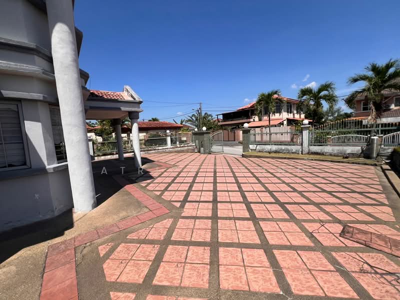 Bungalow for Sale in Bandar Country Homes (Rawang) - Patrick Leong - Exterior - PropertyGuru.com.my