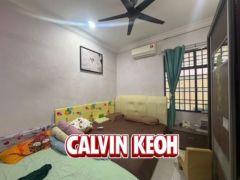 Rumah Berkembar untuk Dijual di Taman Sri Genting (Balik Pulau) - Calvin Keoh - Bedroom - PropertyGuru.com.my