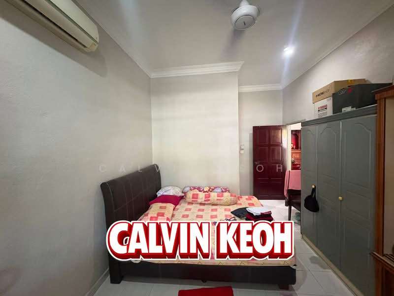 Rumah Berkembar untuk Dijual di Taman Sri Genting (Balik Pulau) - Calvin Keoh - Bedroom - PropertyGuru.com.my