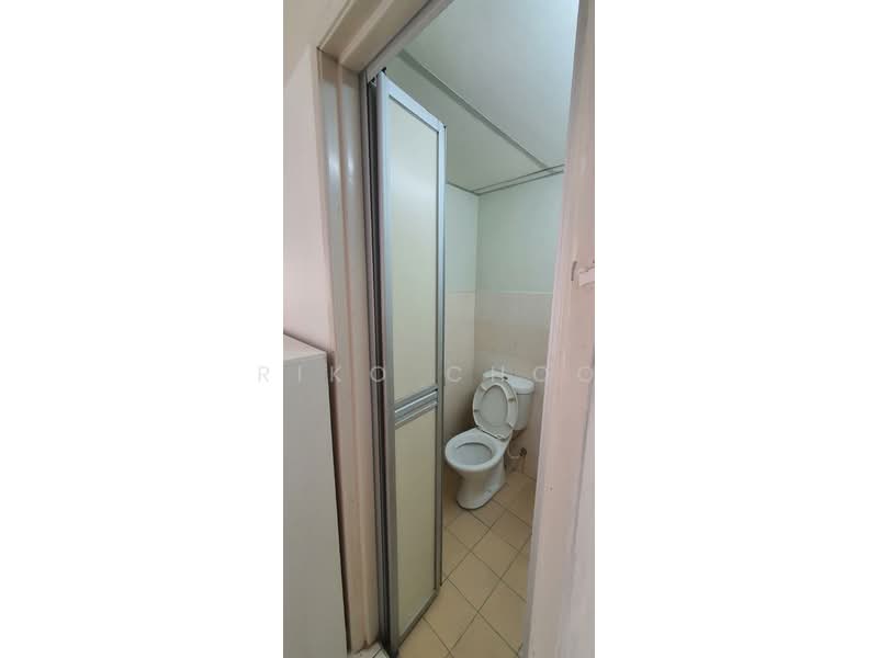 Apartment for Sale at Bayu Puteri - Riko Choo - Bathroom - PropertyGuru.com.my