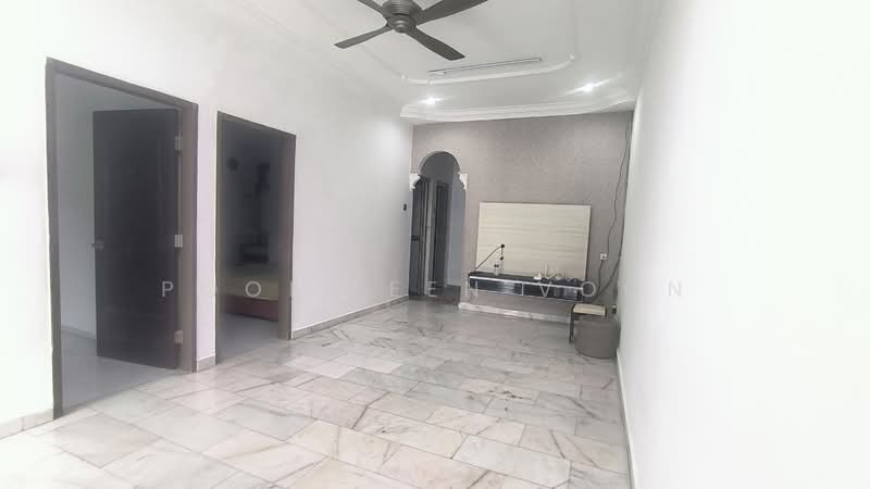 1-storey Terraced House for Sale in Taman Johor Jaya (Johor Bahru) - Pooi Leen Voon - Living Room - PropertyGuru.com.my