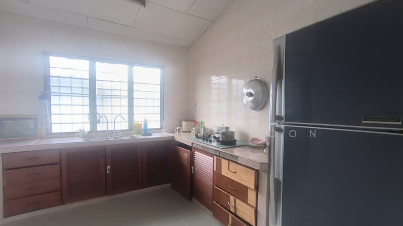 1-storey Terraced House for Sale in Taman Johor Jaya (Johor Bahru) - Pooi Leen Voon - Kitchen - PropertyGuru.com.my