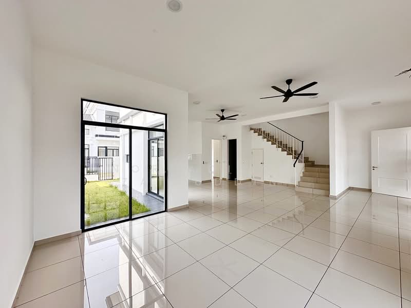 Semi-Detached House for Sale in Kuala Selangor (Selangor) - NORFADILAH ZAINUDDIN - Living Room - PropertyGuru.com.my