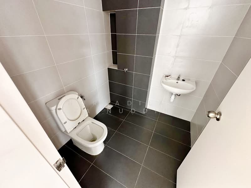 Semi-Detached House for Sale in Kuala Selangor (Selangor) - NORFADILAH ZAINUDDIN - Bathroom - PropertyGuru.com.my
