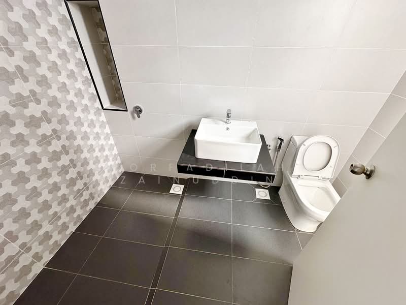 Semi-Detached House for Sale in Kuala Selangor (Selangor) - NORFADILAH ZAINUDDIN - Bathroom - PropertyGuru.com.my