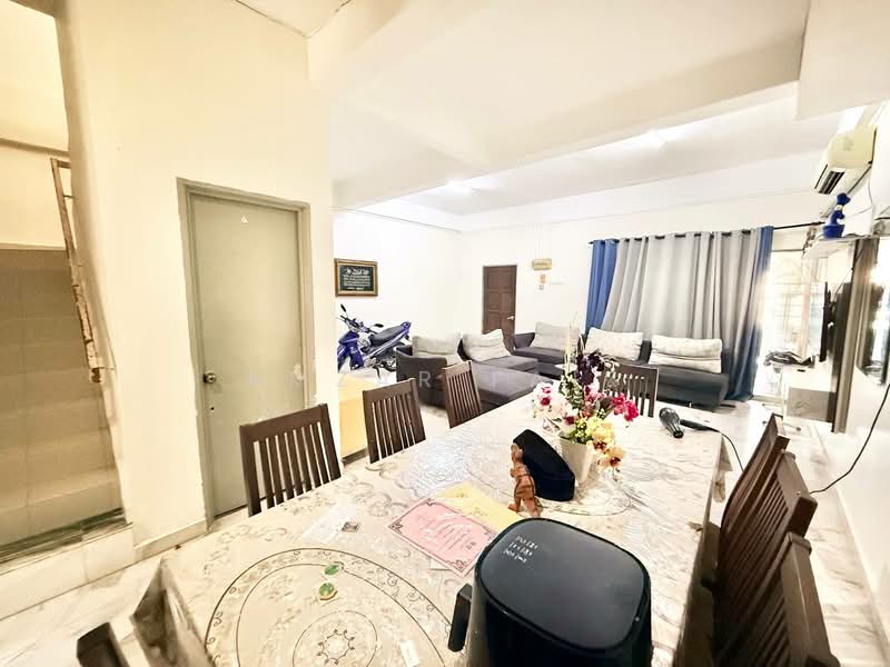 2-storey Terraced House for Sale in Taman Baiduri (Dengkil) - Amzar Faiz - PropertyGuru.com.my