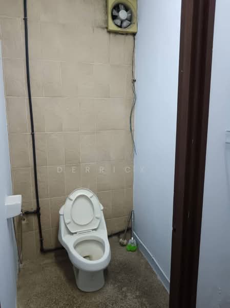Kedai untuk Disewa di George Town (Penang) - Derrick . - Bathroom - PropertyGuru.com.my