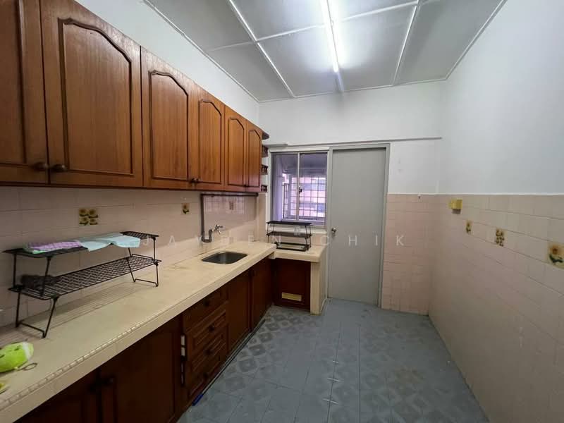 Pangsapuri untuk Disewa di Winner Court A - Jayden Chik - Kitchen - PropertyGuru.com.my