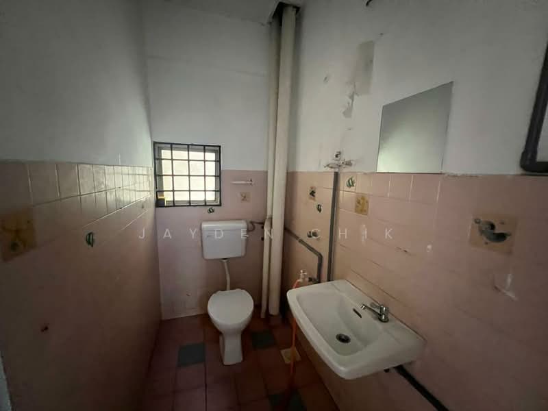 Pangsapuri untuk Disewa di Winner Court A - Jayden Chik - Bathroom - PropertyGuru.com.my
