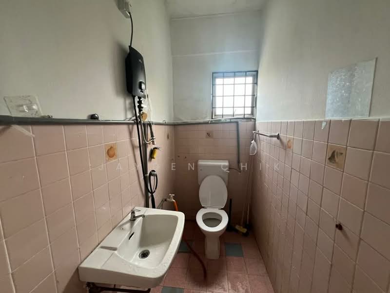 Pangsapuri untuk Disewa di Winner Court A - Jayden Chik - Bathroom - PropertyGuru.com.my