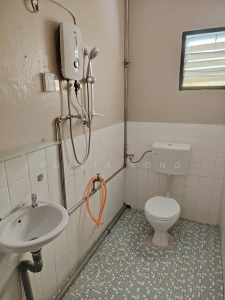 Semi-Detached House for Rent in Taman Lim (Ipoh) - Amelia Kong - Bathroom - PropertyGuru.com.my