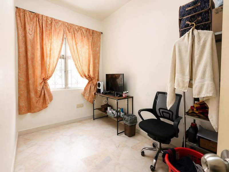Rumah Teres untuk Dijual di Bandar Baru Uda (Johor Bahru) - Azlan Ismail aiproperty - Study - PropertyGuru.com.my